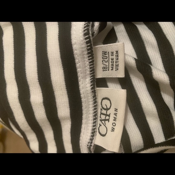 B&W stripped Cato miniskirt . - Picture 4 of 4